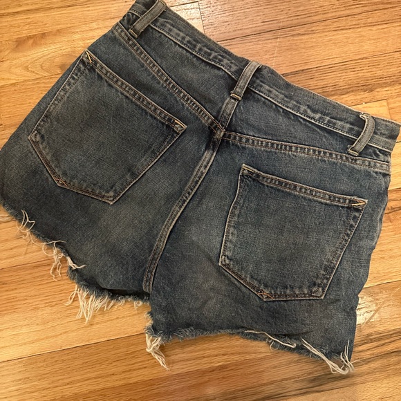 Gap High Wasted Jean Cut Offs - Picture 3 of 4
